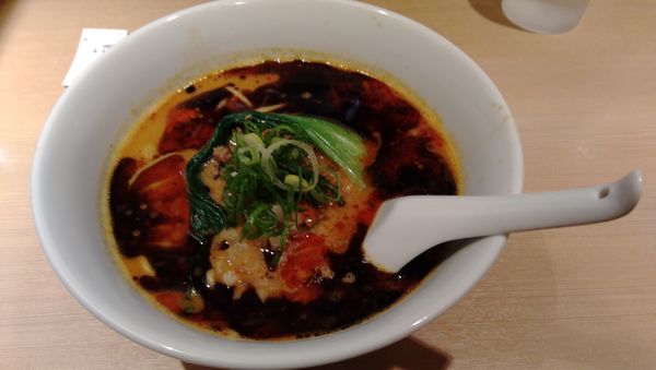 「焦がし味噌担々麵（900円）＋替え玉（100円）」@らぁ麺 はやし田 新宿本店の写真