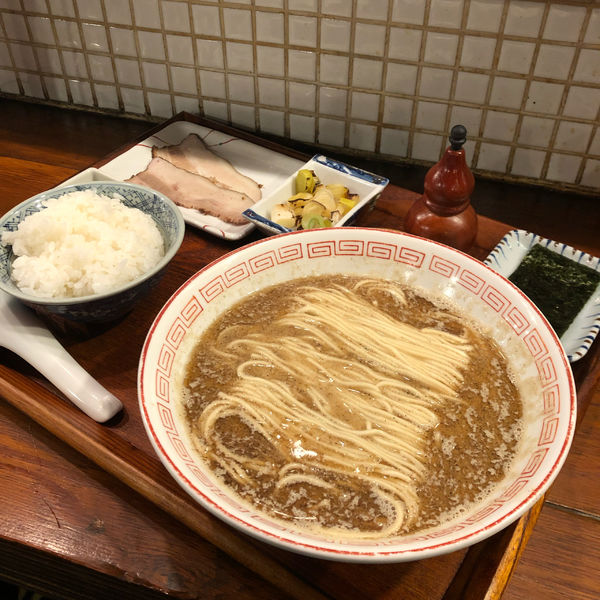 「炭火焼き濃厚中華そば定食　鮭」@炭火焼濃厚中華そば 倫道の写真