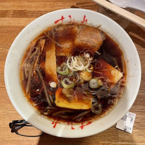 「正油ラーメン（ハーフ）」@すみれ 札幌すすきの店の写真