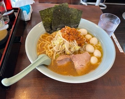 「スタミナラーメン　700円・ウズラの玉子5個　100円」@麺や 植原の写真