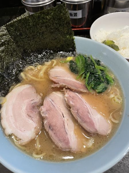 「チャーシュー麺、ライス」@らーめんありがた家の写真