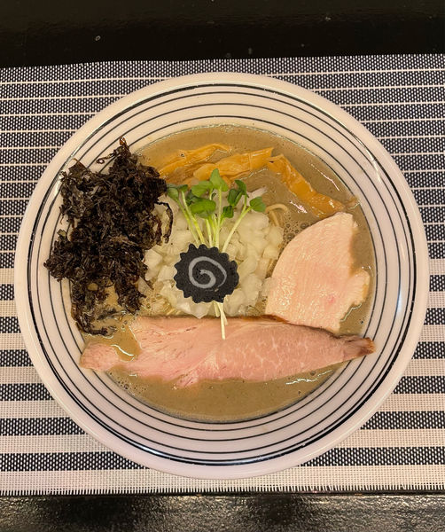 「濃厚鶏白湯煮干し」@niboshi noodle 烏の写真