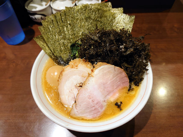 「らーめん もも+のり+岩のり」@らーめん飛粋の写真