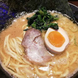 醤油豚骨らーめん(かため)(710)