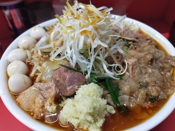 「峠のスタミナラーメン・麺増640・生卵（辛口・大蒜・生姜・脂」@ハナイロモ麺 吉祥寺本店の写真