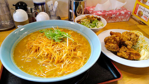 「ネギ味噌ラーメン+特盛り+チャーシュー丼+唐揚げ」@優勝軒 狭山店の写真