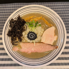 niboshi noodle 烏の画像