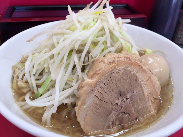 「がっつり系醤油ラーメン＋味玉」@ら～めんコジマル 宮野木店の写真