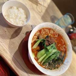 特上坦々麺850円+無料小ライス