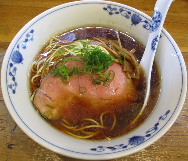 「醤油らぁ麺　800円」@らぁ麺 うの屋の写真