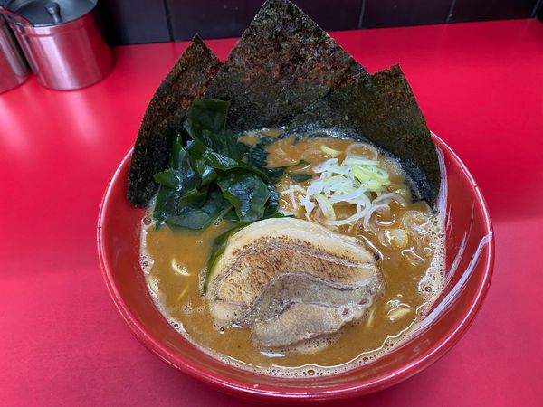 「辛味噌ラーメン」@とんこつラーメン松平 六浦店の写真