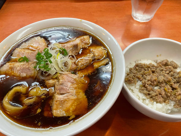 「チャーシュウメン900円、濃口50円、生姜丼100円」@日陰の写真