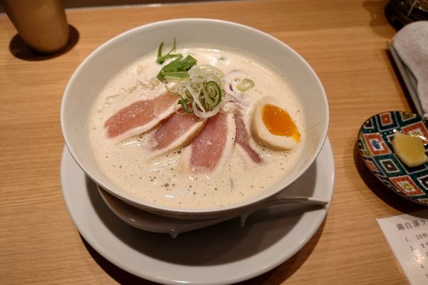 「鶏白湯ラーメン」@鶏白湯そば 鶏すけの写真