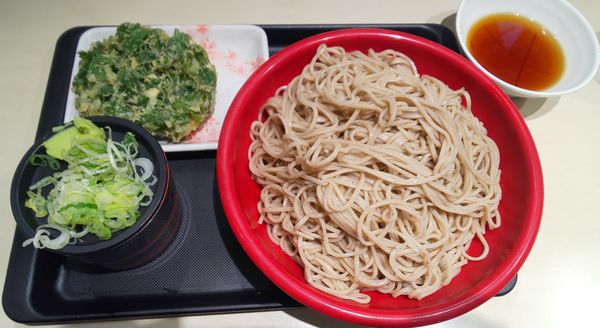 「特もりそば+春菊天」@名代 富士そば 市ヶ谷五番町店の写真