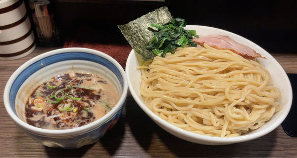 「つけ麺 黒 特盛」@戯拉戯拉の写真