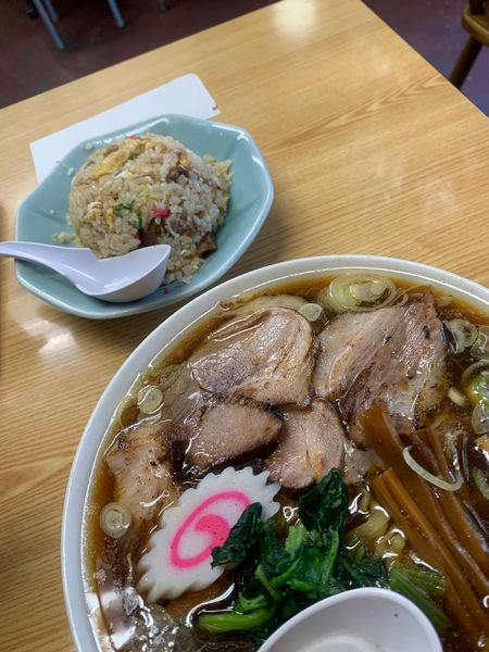 「生姜醤油ラーメン大盛り　半チャーハン」@かし亀の写真