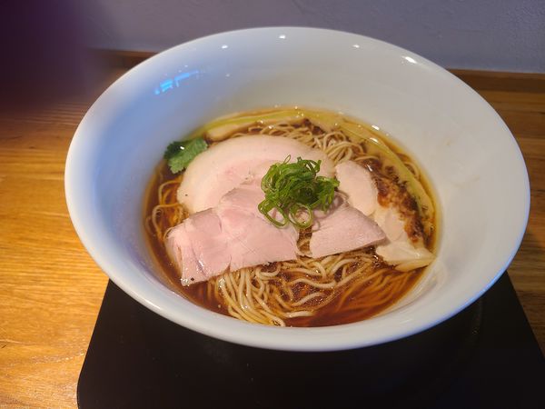 「醤油らーめん」@らーめん専門 うしおととりの写真