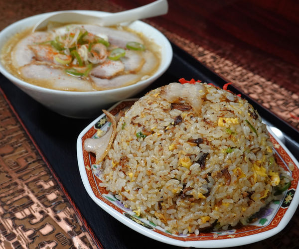 「スープと言う名の味噌チャーシューメン付チャーハン 900円」@こく一番の写真