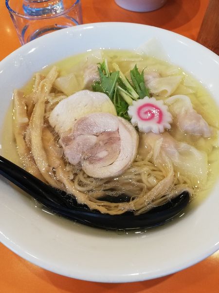 「鶏塩ワンタン麺」@ラーメン&カレー アッキーの写真