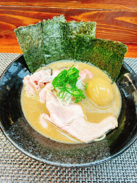 「クレイジー豚骨」@麺や 睡蓮の写真