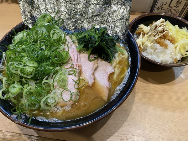 「ラーメン　海苔　ネギ　大盛り　ライス」@輝道家直系 皇綱家の写真