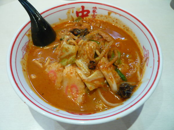 「辛味噌煮込みちゃんぽん（麺半分、辛さ3倍）」@蒙古タンメン 中本 高田馬場店の写真