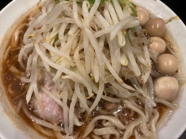 「小ラーメン＋燻製うずら＋ニンニク」@豚風。の写真