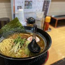 くろらーめん 800円