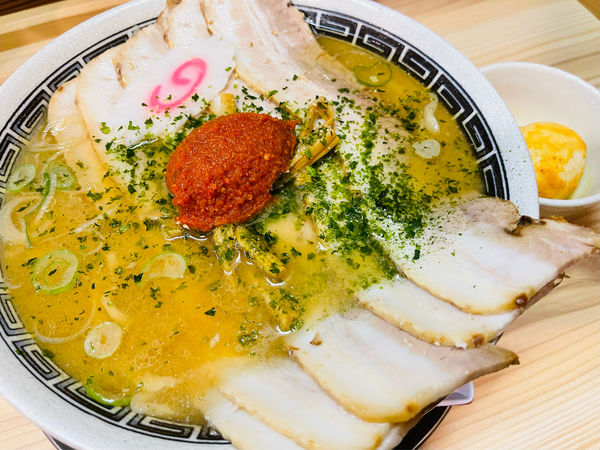 「赤湯からみそチャーシュー麺（大盛）＋から味噌味玉♪」@龍上海 新横浜ラーメン博物館店の写真