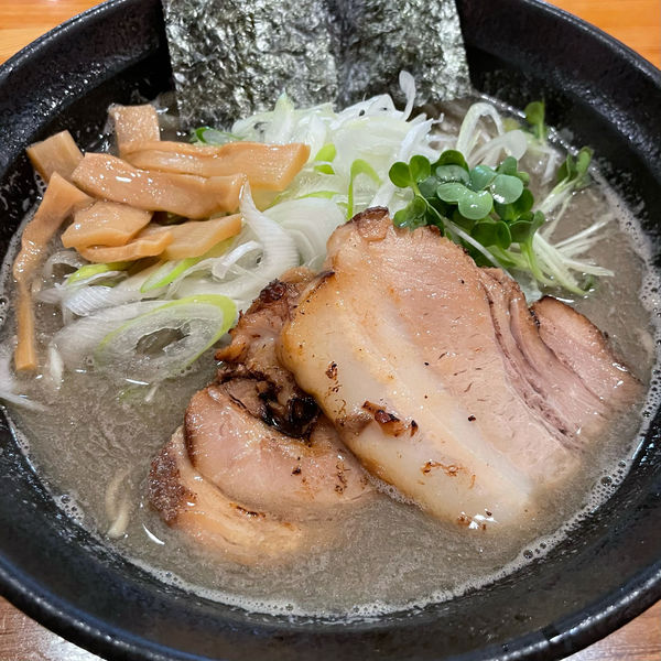 「メガ煮干しラーメン」@麺屋 ひな多の写真