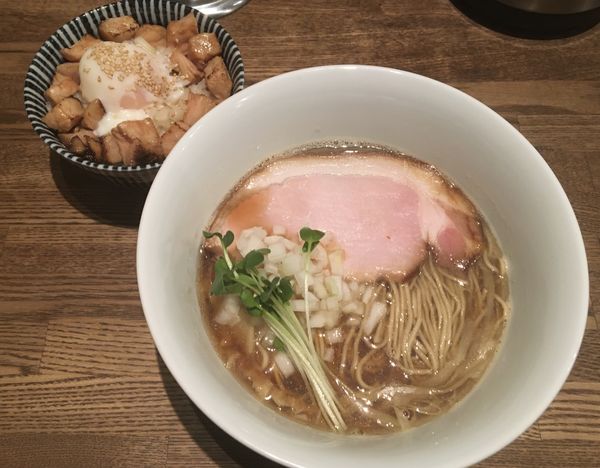 「いりこそば+炙りチャーシュー丼」@中華そば 麺壁九年 本店の写真
