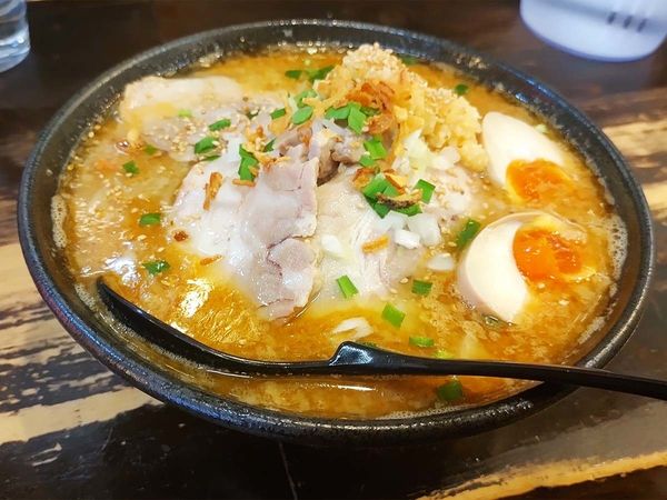 「濃厚味噌チャーシューめん（＋味付玉子＋ニンニク＋背脂）」@行者ラーメン 熱人G麺の写真