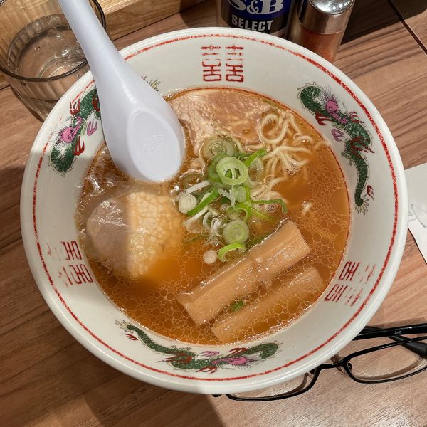 「醤油ラーメン（ハーフ）」@梅光軒 新千歳空港店の写真