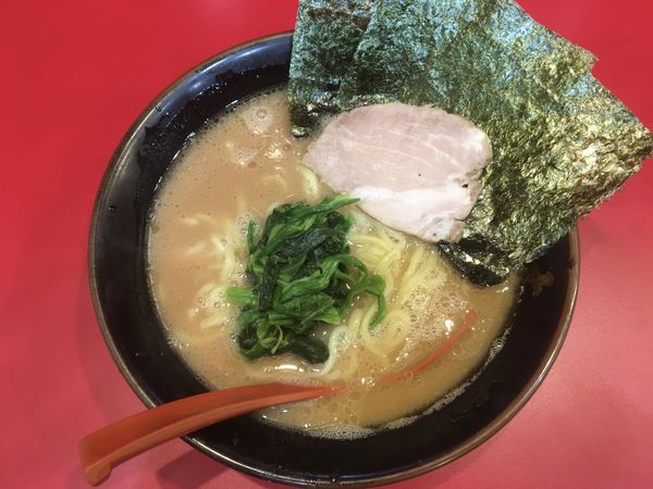 「ラーメン並」@横浜ラーメン おか本の写真