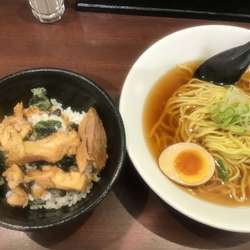 朝ラーメン390円、ミニチャーシュー丼190円