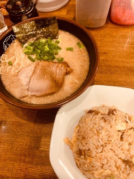 「ラーメン・チャーハンセット 830円」@博多ラーメン 一匠 中野店の写真