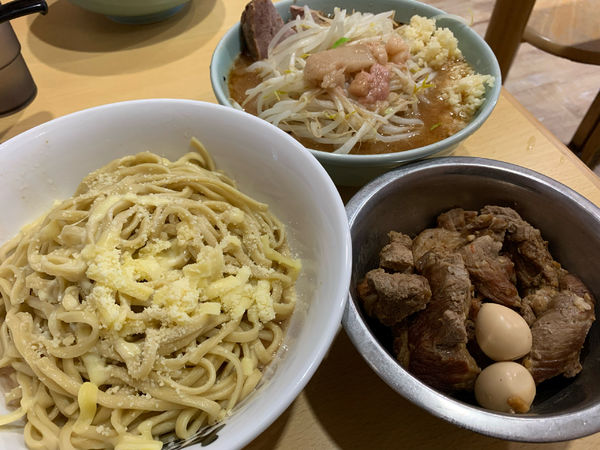 「アツチー　ニンニクマシマシヤサイアブラ　豚岩石」@ラーメン二郎 八王子野猿街道店2の写真