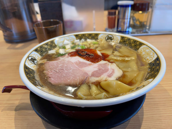 「煮干しラーメン」@どうけん 新百合ヶ丘マプレ店の写真