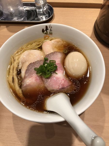 「特製醤油らぁ麺」@らぁ麺 はやし田 中目黒店の写真