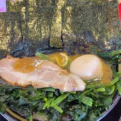 ラーメン＋ほうれん草＋味玉+Twitter海苔＋半ライス