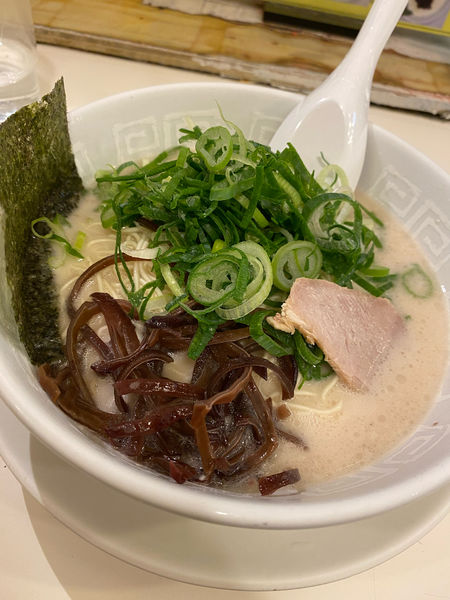 「ネギラーメン」@とんこつラーメン博多風龍 新宿東口店の写真