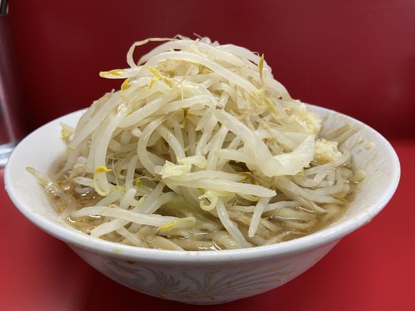 「ラーメン（ﾔｻｲ ﾆﾝﾆｸ）」@ラーメン二郎 三田本店の写真