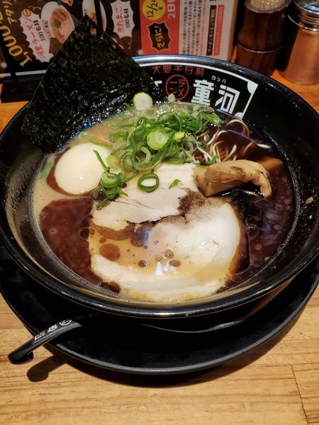 「黒河童ラーメン+煮卵入り」@河童ラーメン本舗 米国村店の写真