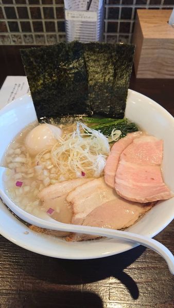 「貝出汁塩らぁ麺」@貝出汁らぁ麺 燈やの写真