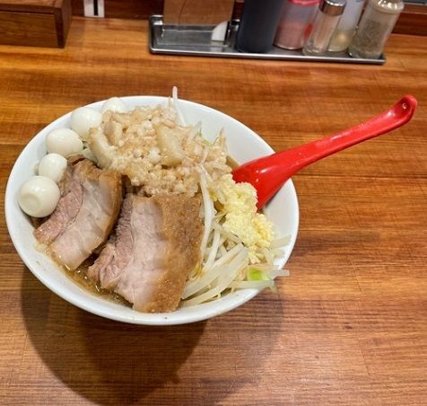 「豚小ラーメン　800円・うずら5個　100円」@東京ぶたくらぶの写真