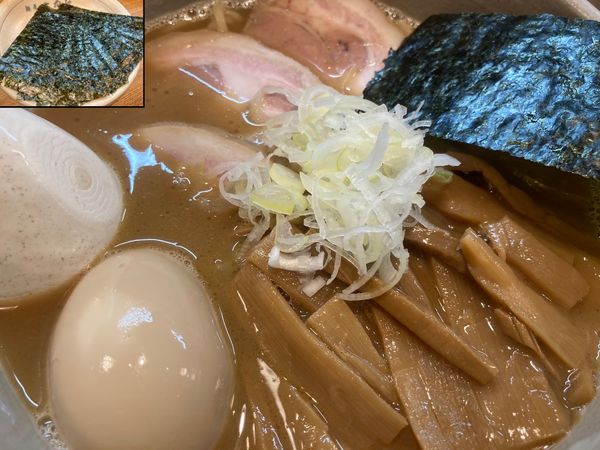 「らーめん(並)＋全部」@麺屋吉左右の写真