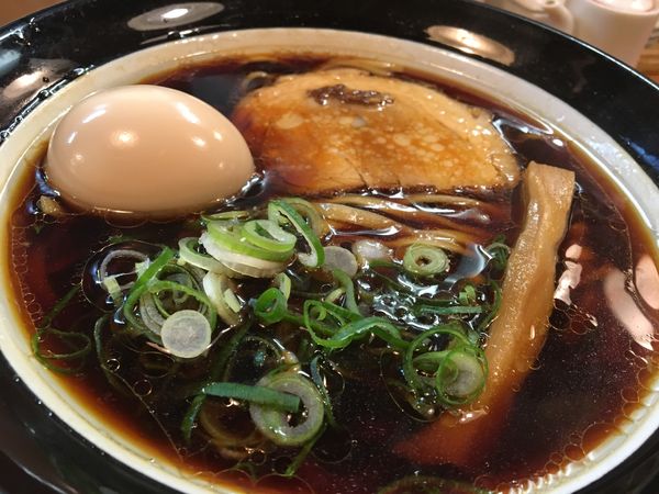 「大阪ブラック（味玉TP）」@金久右衛門 梅田店の写真