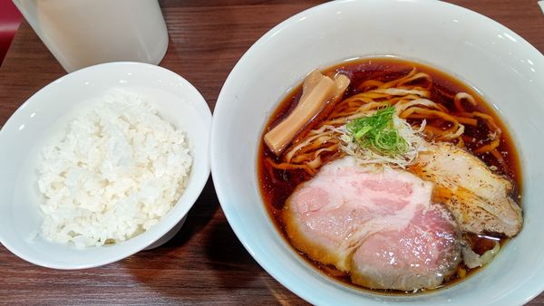 「湘南ブラック+小ライス」@53'sNoodleの写真