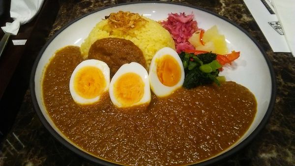 「スパイスカレー 800円＋玉子 120円」@田所商店 スパイスカレー部の写真