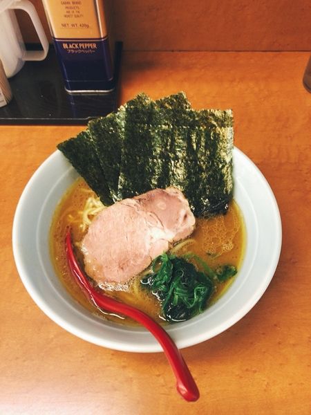 「ラーメン650円　ライス無料」@武蔵家Paul柳萬の写真